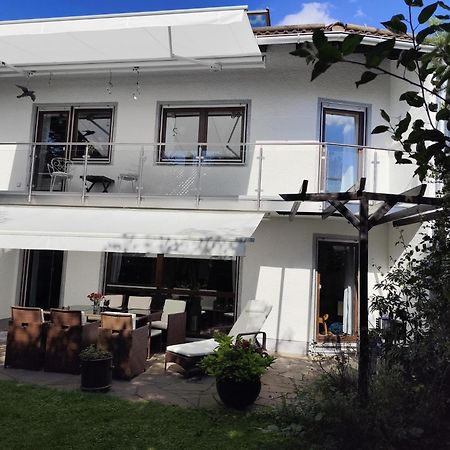 Elegant-Terraced-House-With-Bikes-Near-The-Lake-Children-At-Least-6-A-Old Starnberg Bagian luar foto