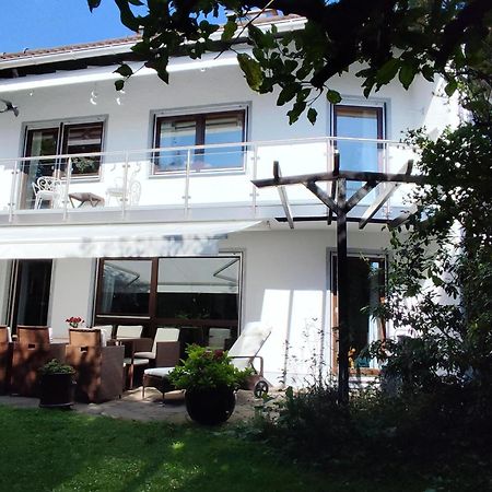 Elegant-Terraced-House-With-Bikes-Near-The-Lake-Children-At-Least-6-A-Old Starnberg Bagian luar foto
